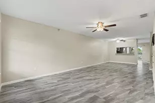 7218 E Bank Dr, Tampa, FL 33617 - Photo 15