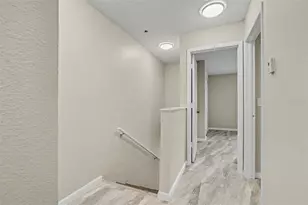 7218 E Bank Dr, Tampa, FL 33617 - Photo 17