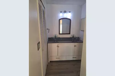 11910 Skylake Place #E, Temple Terrace, FL 33617 - Photo 15