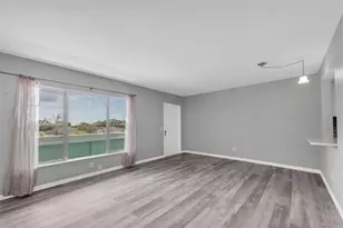 2043 Denmark St, Clearwater, FL 33763 - Photo 5