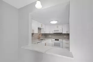 2043 Denmark St, Clearwater, FL 33763 - Photo 9