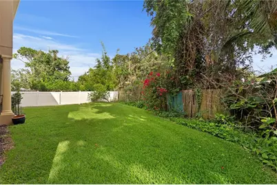 131 Miramar Boulevard NE, Saint Petersburg, FL 33704 - Photo 15