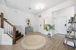 11539 Crowned Sparrow Ln, Tampa, FL 33626 - Photo 3