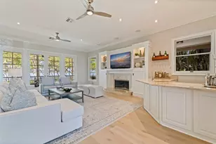 1285 Gasparilla Dr NE, Saint Petersburg, FL 33702 - Photo 3