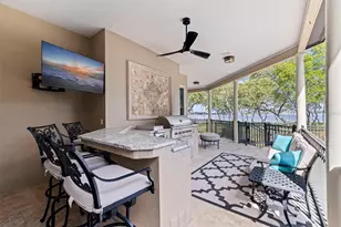 1285 Gasparilla Dr NE, Saint Petersburg, FL 33702 - Photo 41