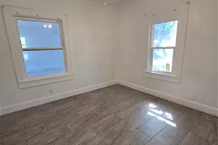 2001 11th St S, Saint Petersburg, FL 33705 - Photo 9