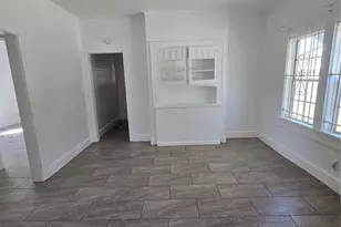 2001 11th St S, Saint Petersburg, FL 33705 - Photo 5