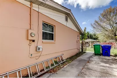 8586 Forsyth Drive, Seminole, FL 33772 - Photo 15