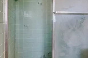 8586 Forsyth Dr, Seminole, FL 33772 - Photo 9