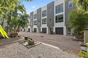 325 5th Ave S, Saint Petersburg, FL 33701 - Photo 1