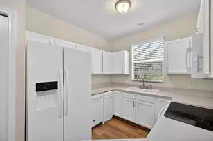 11047 Black Swan Ct, Seffner, FL 33584 - Photo 11