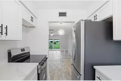 6927 Place De La Paix #6927, Saint Petersburg, FL 33707 - Photo 13