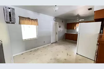 10705 N Dixon Avenue, Tampa, FL 33612 - Photo 5