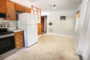 10705 N Dixon Ave, Tampa, FL 33612 - Photo 7