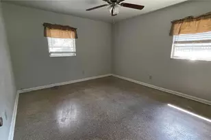 10705 N Dixon Ave, Tampa, FL 33612 - Photo 11