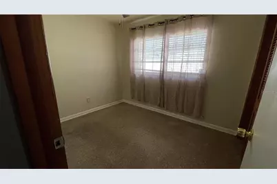 10705 N Dixon Avenue, Tampa, FL 33612 - Photo 15