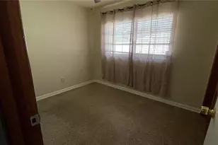 10705 N Dixon Ave, Tampa, FL 33612 - Photo 15