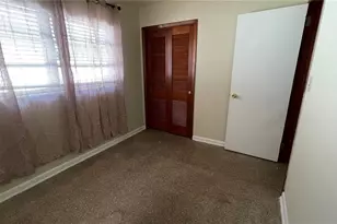 10705 N Dixon Ave, Tampa, FL 33612 - Photo 13