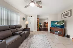 1339 Russell Dr N, Saint Petersburg, FL 33710 - Photo 3