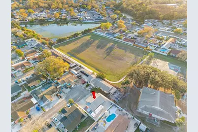 10113 Royal Acres Court, Tampa, FL 33615 - Photo 9