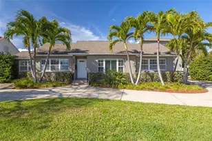 333 30th Ave N, Saint Petersburg, FL 33704 - Photo 1