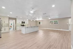 1611 Sunnyhills Dr, Brandon, FL 33510 - Photo 7