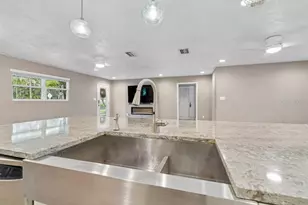 1611 Sunnyhills Dr, Brandon, FL 33510 - Photo 13