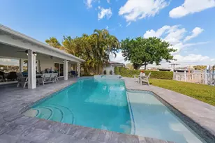 109 Driftwood Ln, Largo, FL 33770 - Photo 67