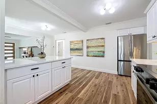3021 Granville Ct N, Saint Petersburg, FL 33704 - Photo 15