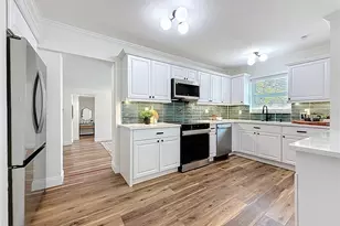 3021 Granville Ct N, Saint Petersburg, FL 33704 - Photo 11