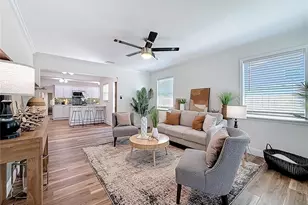 3021 Granville Ct N, Saint Petersburg, FL 33704 - Photo 9