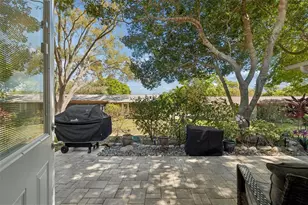 2231 Lark Cir E, Palm Harbor, FL 34684 - Photo 31