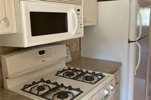 5750 80th St N, Saint Petersburg, FL 33709 - Photo 9