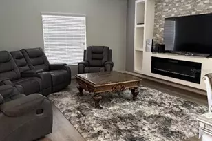 1966 Hawks View Dr, Ruskin, FL 33570 - Photo 3