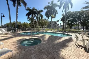 423 150th Ave, Madeira Beach, FL 33708 - Photo 25
