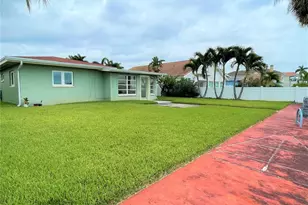 17045 Dolphin Dr, North Redington Beach, FL 33708 - Photo 41