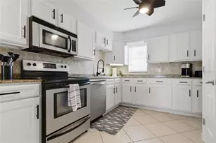2675 St Josephs Dr E, Dunedin, FL 34698 - Photo 9