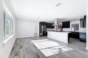 2335 Murilla Way S, Saint Petersburg, FL 33712 - Photo 13