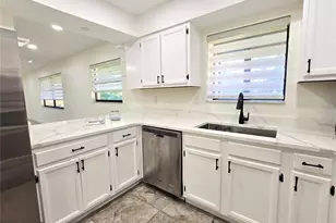 2009 Hammock Pine Blvd, Clearwater, FL 33761 - Photo 5