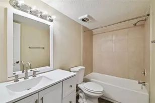 6330 Newtown Cir, Tampa, FL 33615 - Photo 17