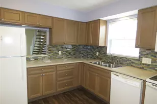 418 Narvaezi St, Venice, FL 34285 - Photo 5