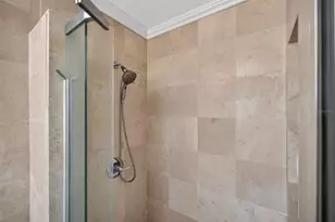 8711 Bay Crest Ln, Tampa, FL 33615 - Photo 15