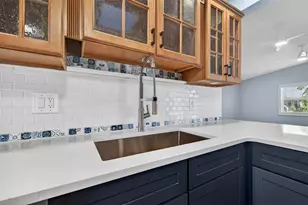 8711 Bay Crest Ln, Tampa, FL 33615 - Photo 9