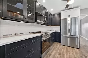 8711 Bay Crest Ln, Tampa, FL 33615 - Photo 11