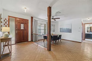 809 Rollingwood Ln, Valrico, FL 33594 - Photo 3