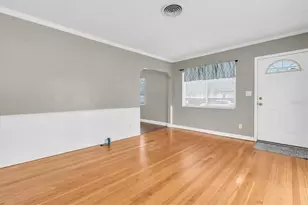 200 62nd St N, Saint Petersburg, FL 33710 - Photo 5