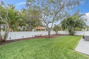 200 62nd St N, Saint Petersburg, FL 33710 - Photo 25