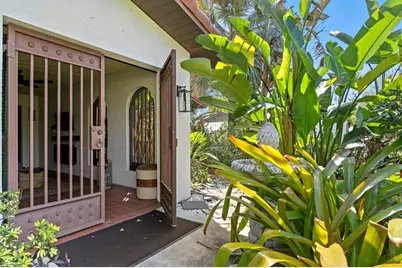 7915 Flowerfield Drive, Tampa, FL 33615 - Photo 3