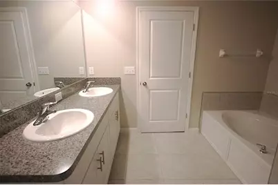 812 Royal Empress Drive, Ruskin, FL 33570 - Photo 11