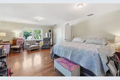 155 6th Street NE, Largo, FL 33770 - Photo 13